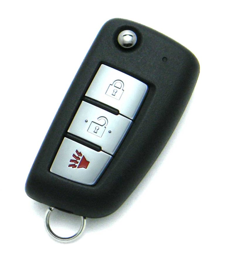 20142018 Nissan Rogue S 3Button Flip Key Fob Remote (CWTWB1G767