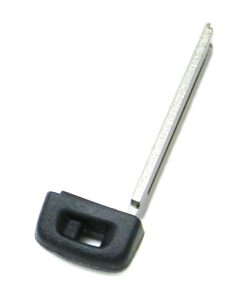 Alternative view of Emergency Key Blade for Toyota Smart Key Fob Remotes (P/N: 69515-06020)