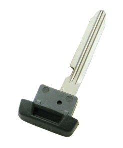 Alternative view of Emergency Key Blade for Mitsubishi Smart Key Fob Remotes (P/N: 6370C465)